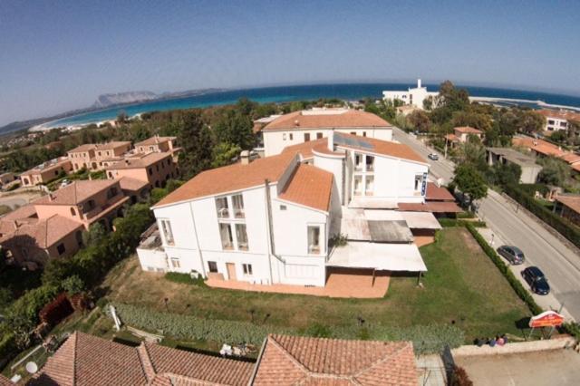 Hotel Al Faro Spiaggia La Cinta Santeodoro San Teodoro  Exterior foto